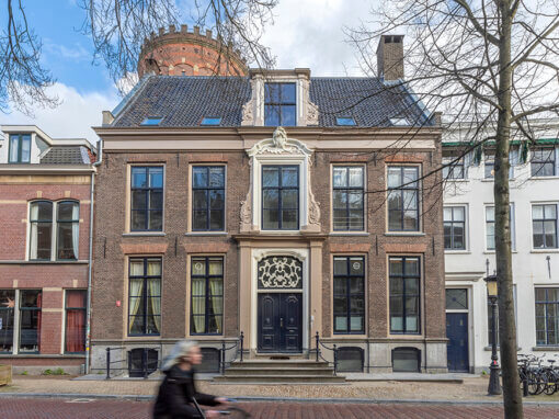 Oplevering Rijksmonument Predikherenkerkhof Utrecht i.o.v. Koninklijke Woudenberg